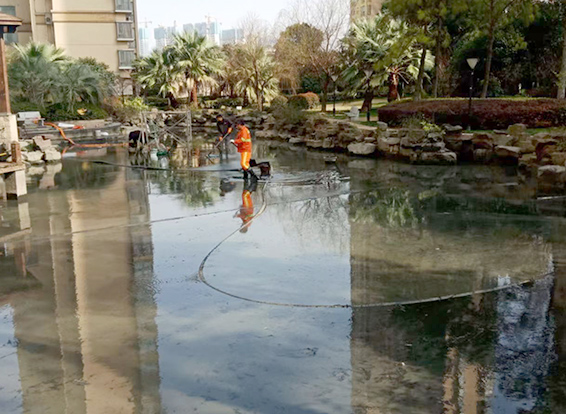 瑞金景观池淤泥清理