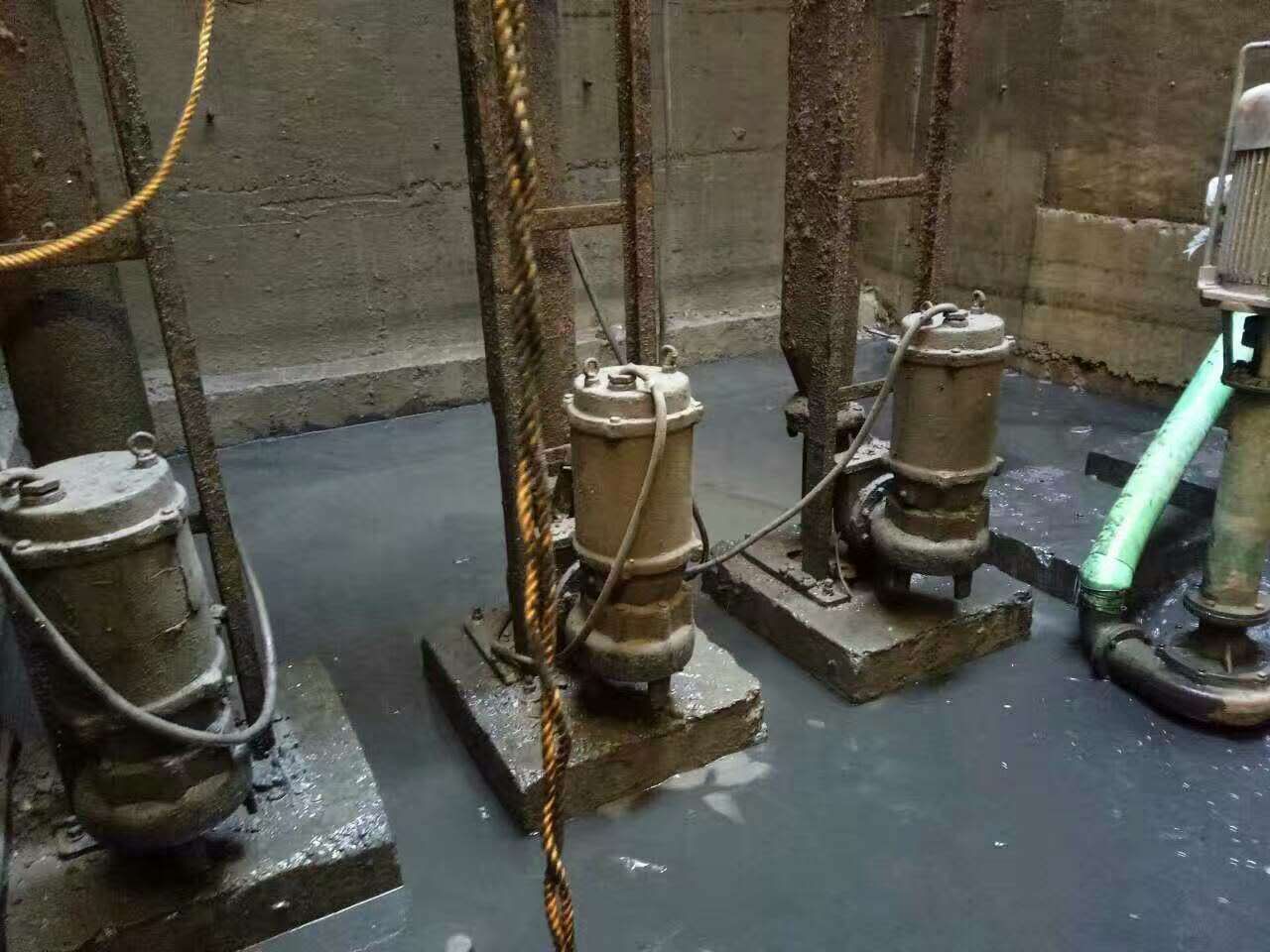 瑞金污水池清理