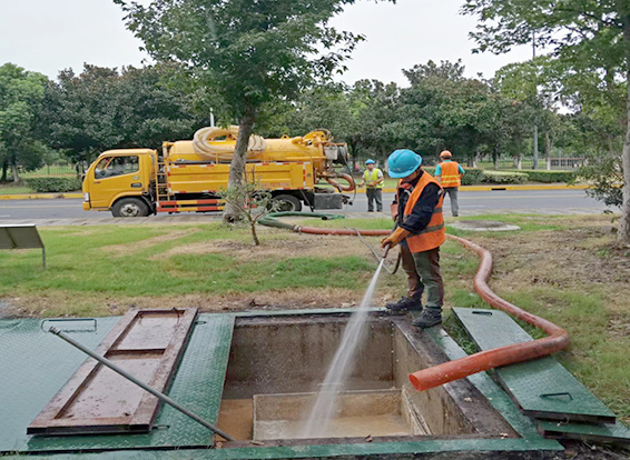 瑞金化油池清理